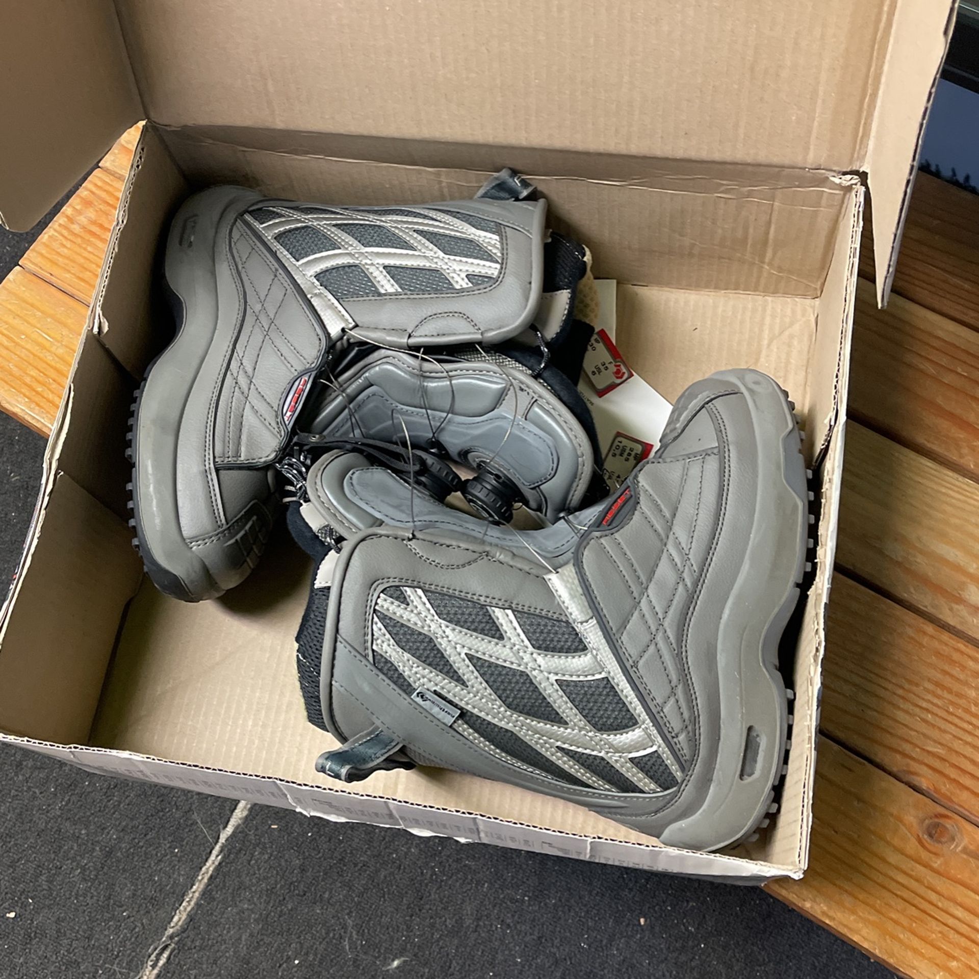 Northwave Ladies Size 6 New In Box