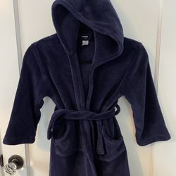 Gap Kids Fuzzy robe size 6 $12