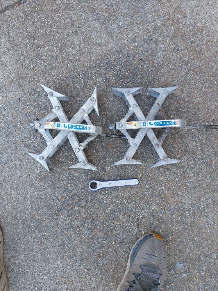BAL X Chock Tire Locking chocks for trailers