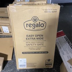 Regalo Easy Step  EXTRA Wide Metal Walk Through Gate
