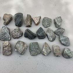 *** Rocks For Fish Tanks / Aquariums ***  15 Rocks For $20.00 ***