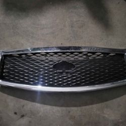 2014 - 2015 Infiniti 050 front bumper grille chrome  STOCK OEM