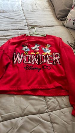 Disney crewneck size small