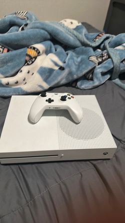 Xbox One S Console with Controller