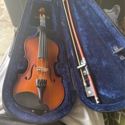Size 1/10 Violin w/bow & hard case 