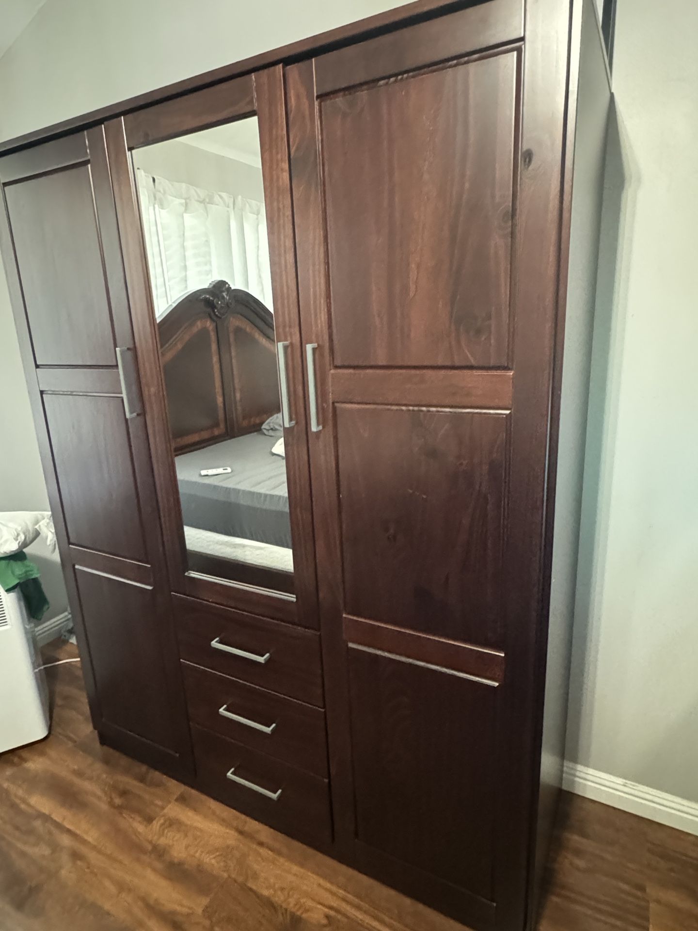 BROWN WARDROBE
