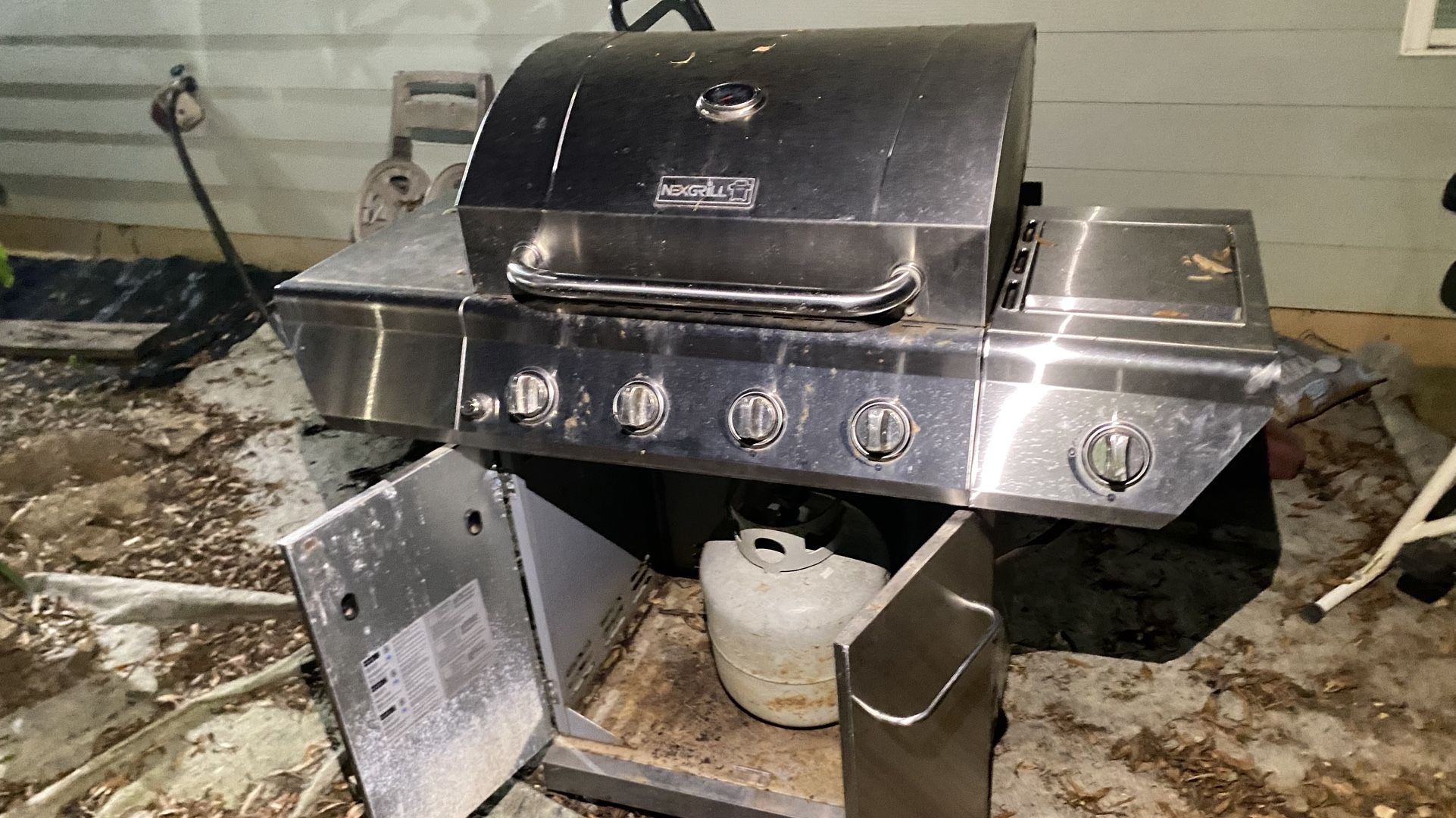 Grill With Tank