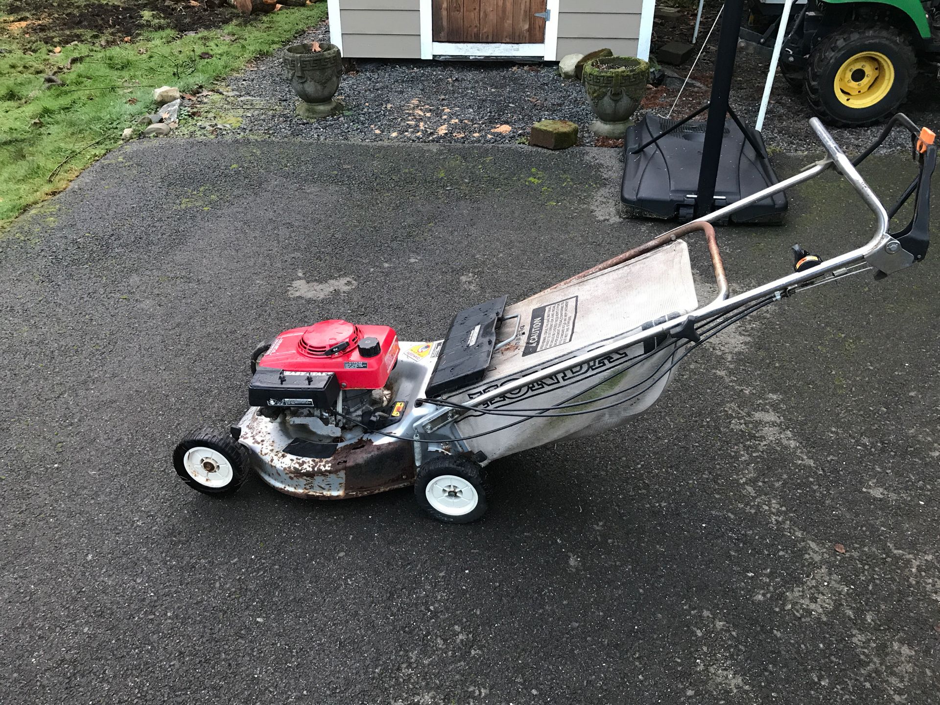 Honda HRA214 lawn mower for Sale in Snohomish, WA OfferUp