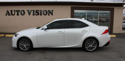 2017 Lexus IS