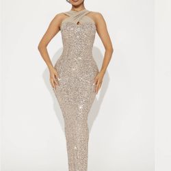 Formal Dress – Callie Sequin Gown (Gold) ✨    Beautiful gold Callie Sequin Gown, worn only once for a special event.   In excellent condition with no 