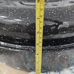 Barely used black 16 inch Granite wear roaster pan with raised lid.