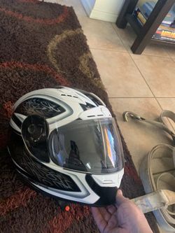 Large motor cycle helmet with xl alpine star gloves