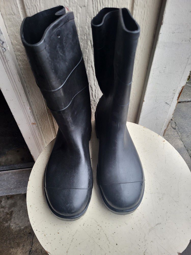 Rain Boots Size 7 MEN 