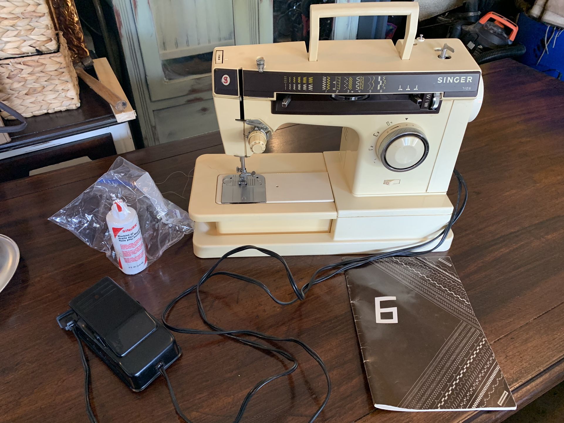 Singer 7106