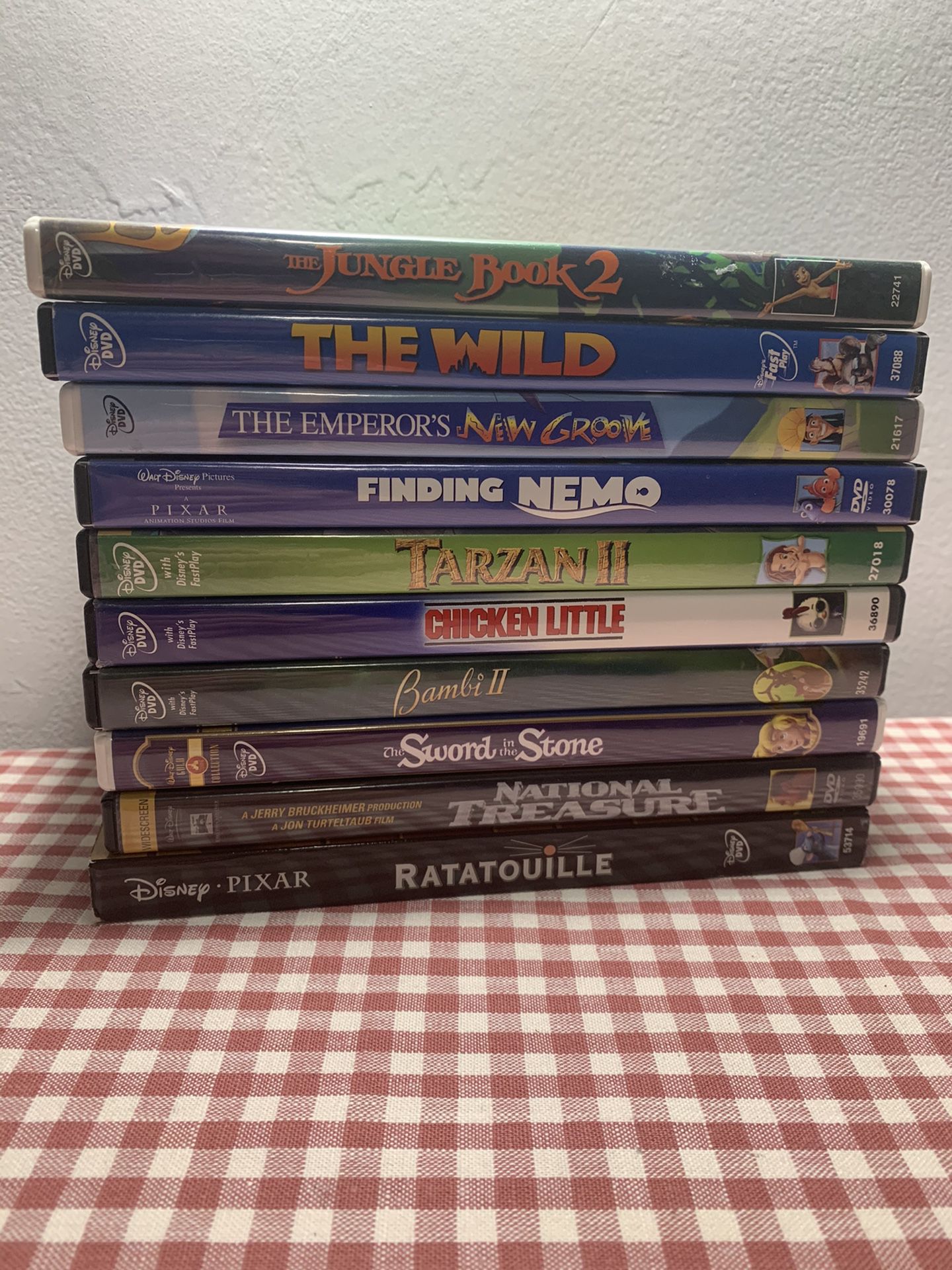 Disney Movie ten Pack (Jungle Book, Finding Nemo, national treasure, Bambi, sword in stone and more)