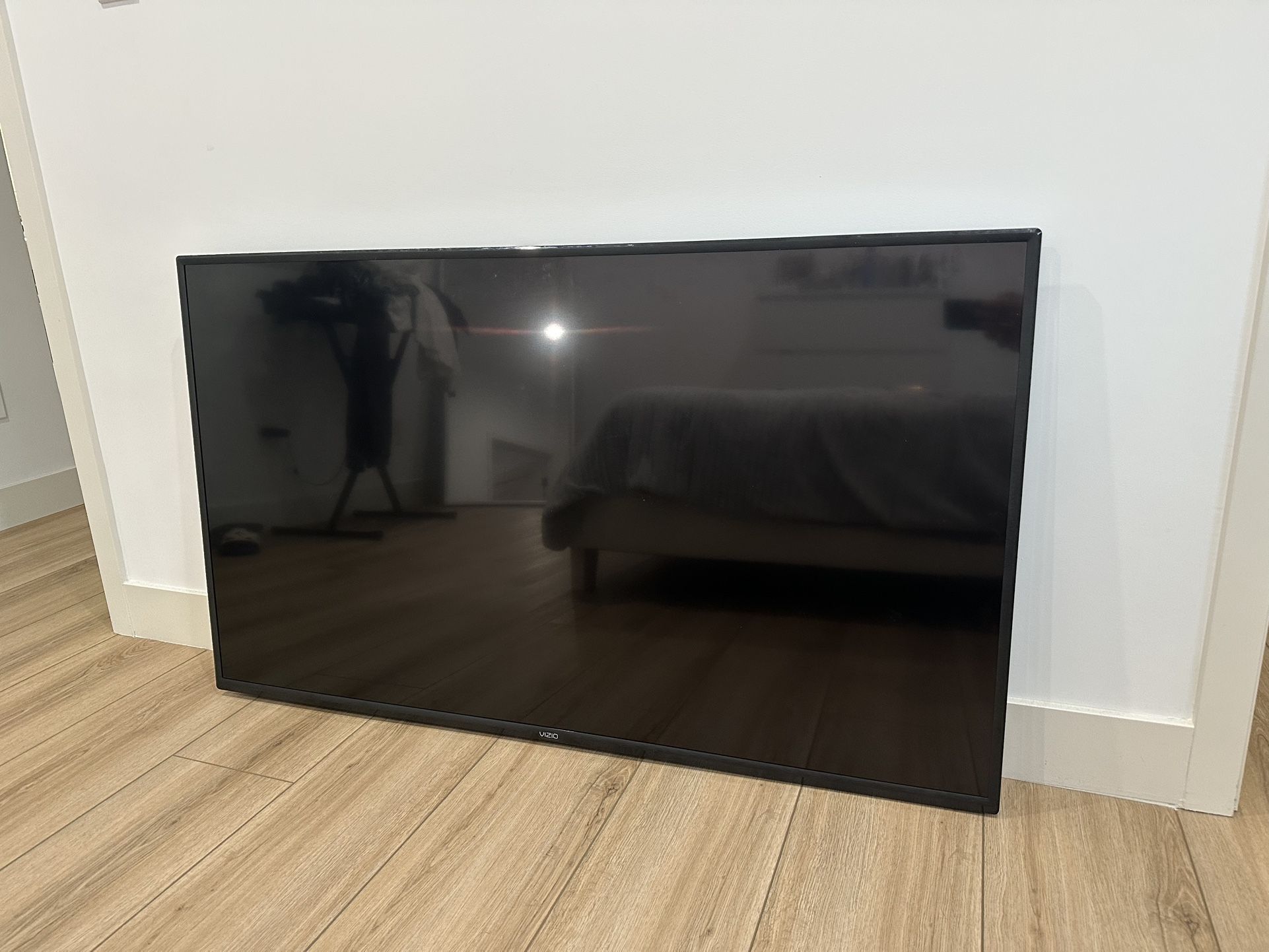 Vizio Smart TV 55” (Burbank)