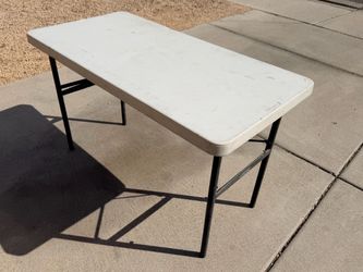 4’ Lifetime White Folding Portable Table (LxWxH: 48” x 24” x 30”)