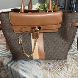Micheal Kors Purse