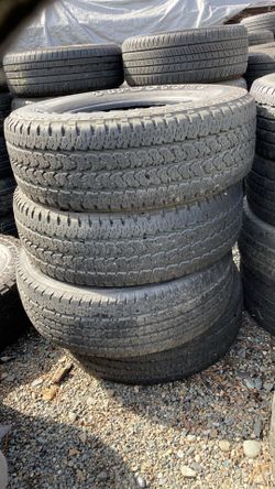Set of LT 275 70 18 Firestone Tires