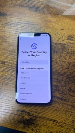 iPhone 14 black locked not paid off