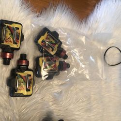 HIGH END BIKE PEDALS - 2 PAIR OF USED TIME / ATAC BIKE PEDALS