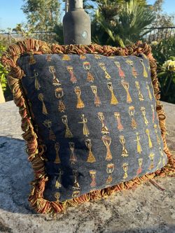 Decorative pillow for couch