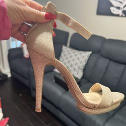 Woman’s Heels Size 7-8 