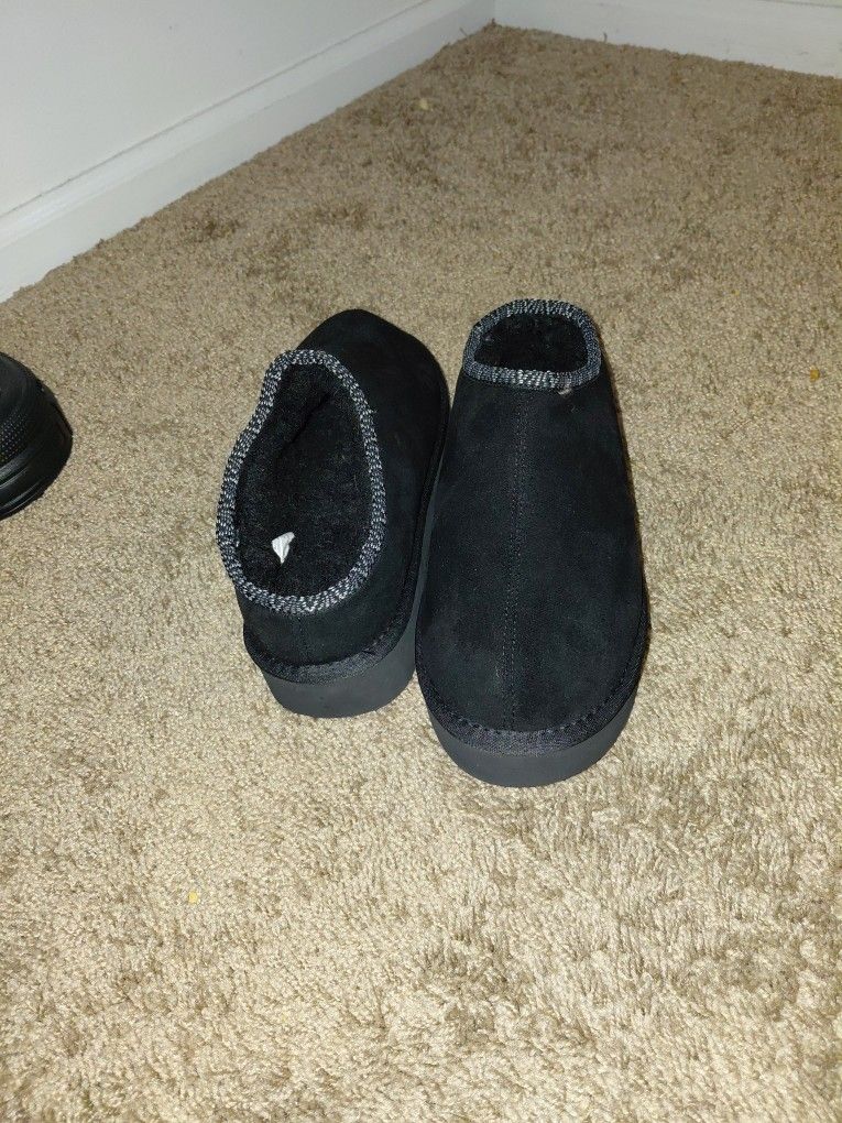 Black Pawz Slippers 