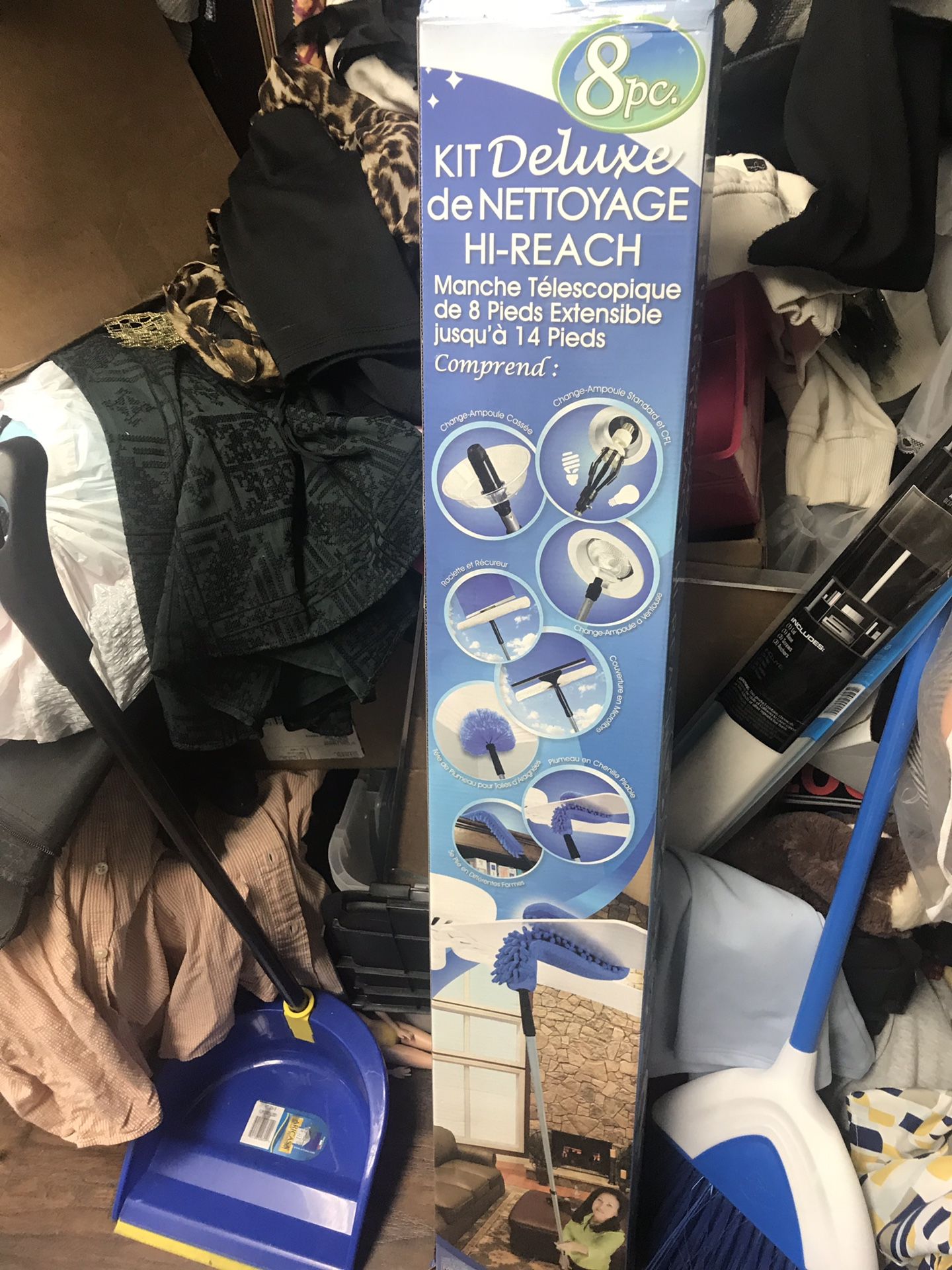 Deluxe Hi-Reach Cleaning Kit reaches up to 14' Kit includes: 8' long telescopic pole Bendable chenille duster Cobweb duster head Broken bulb changer