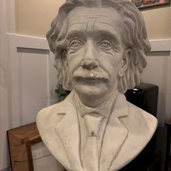 Einstein Statue