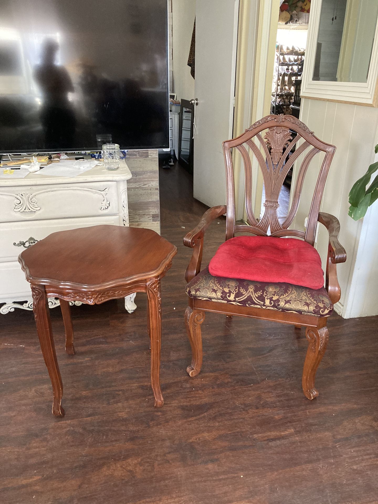 COFFE table and chair