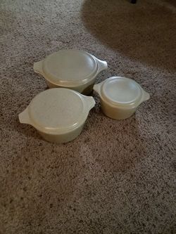 Pyrex Homestead Cassarole Dishes With Lids