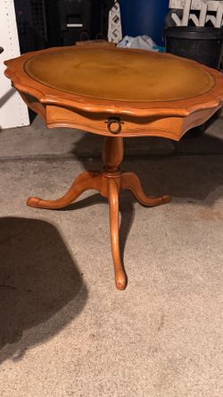 Vintage circular table