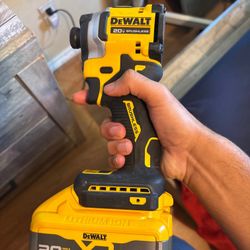 DEWALT 1/4 Impact Driver 