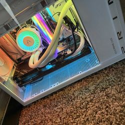  Custom Build Gaming PC