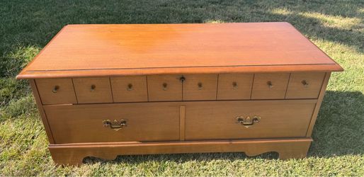 LANE CEDAR CHEST TRUNK