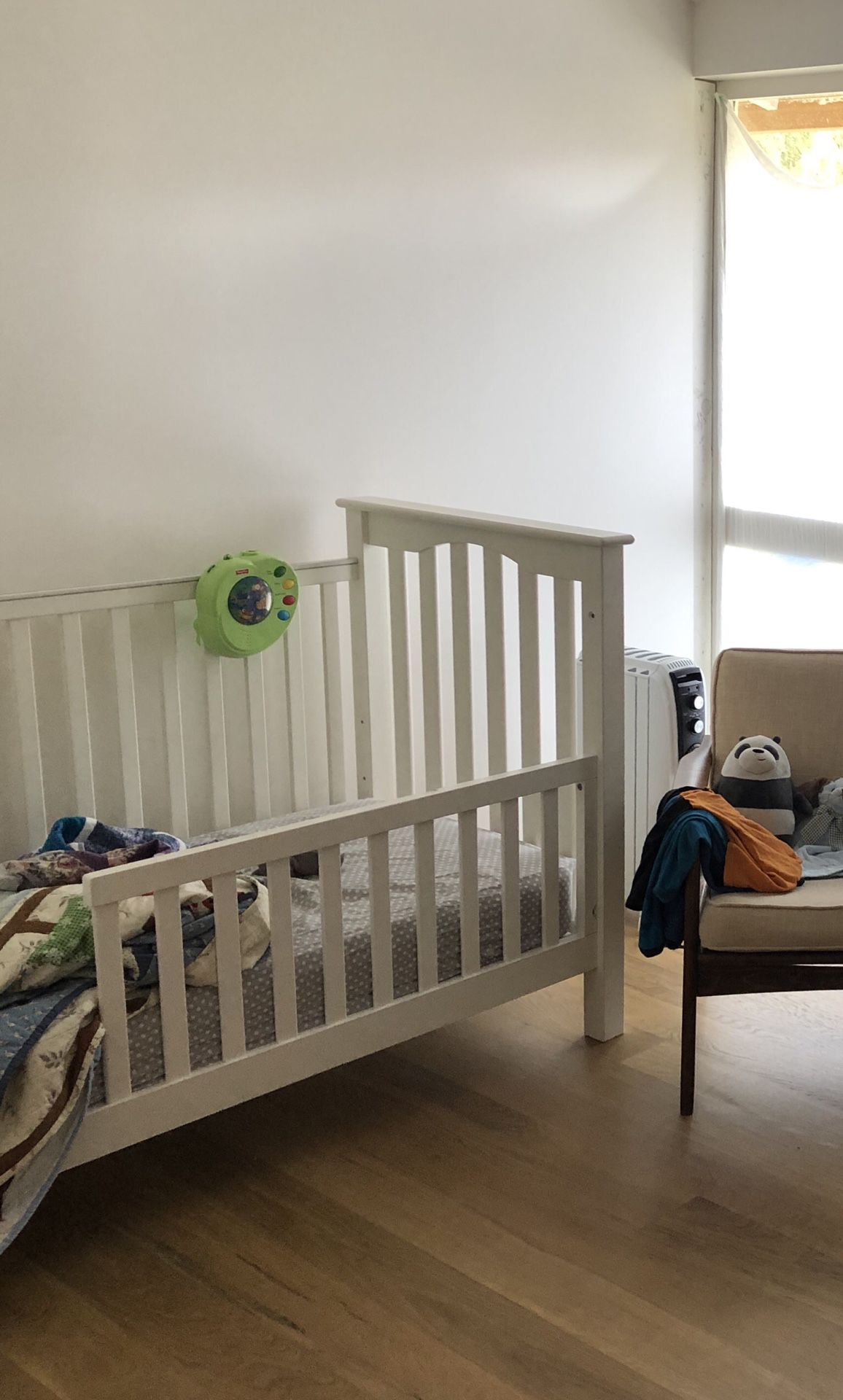 Pottery Barn Kendall Convertible Crib. Includes full crib, convertible toddler bed, and FREE mattress