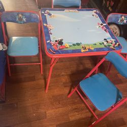 Kids Table and Chairs. 