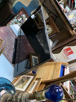 32” tv //no remote