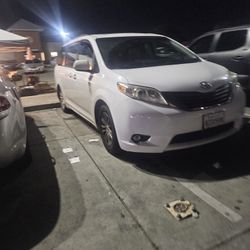 2011 Toyota Sienna