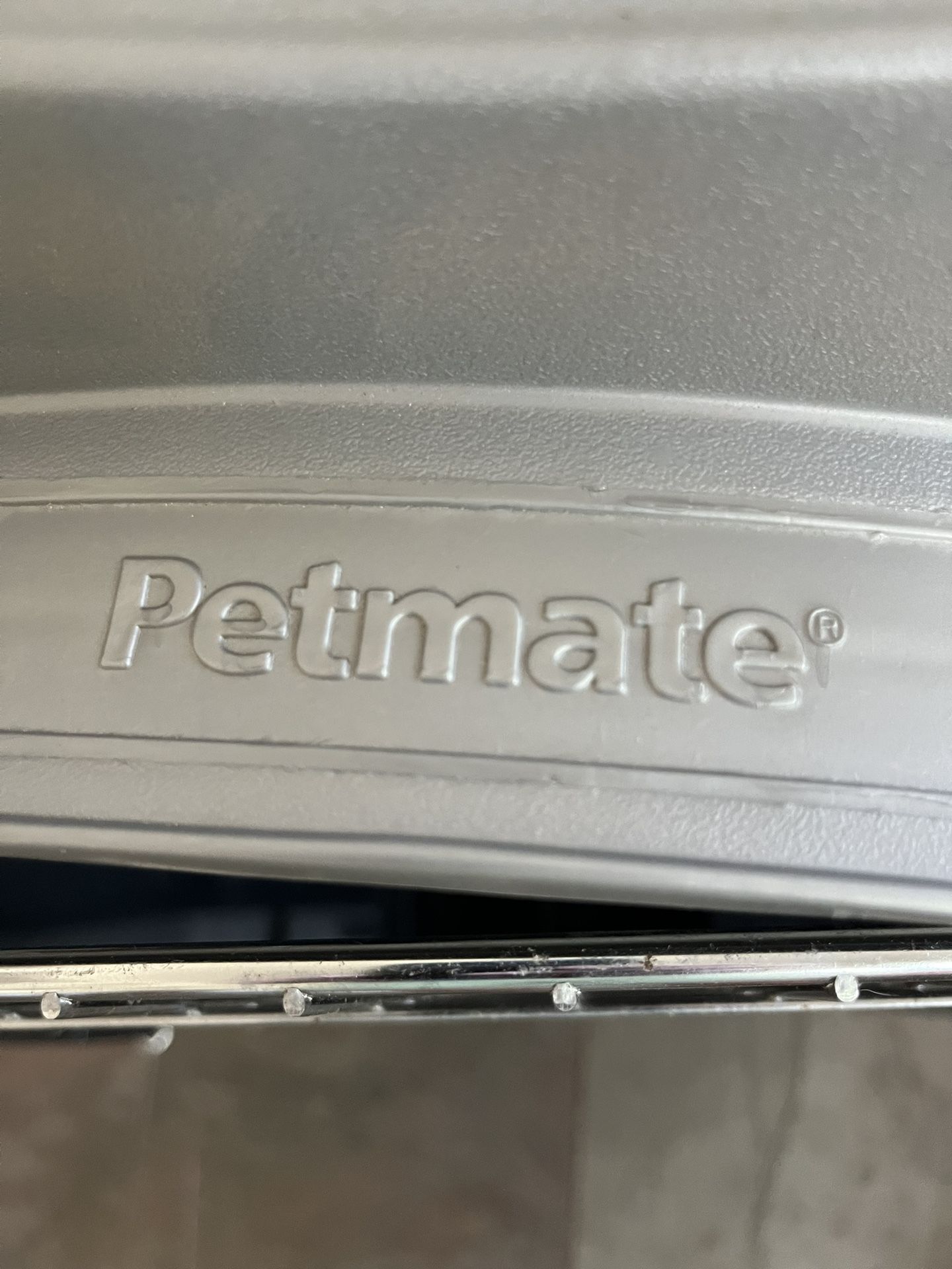 Large Petmate Airline Friendly Dog Carrier for Sale in Atlanta, GA