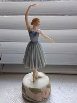 Vintage music ballerina