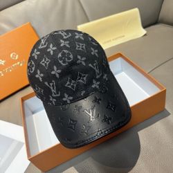 Louis Vuitton The classic black hat