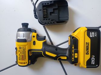 Drill de impacto dewalt