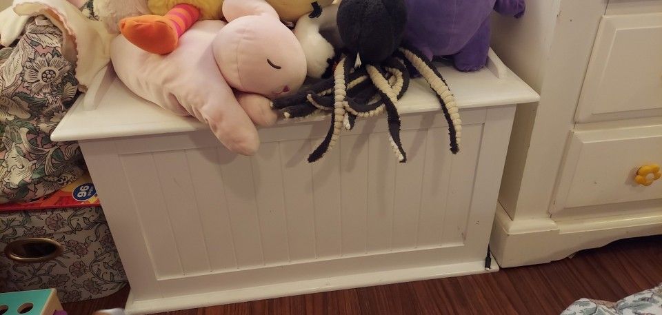 White Nursery Toy/Blanket Chest