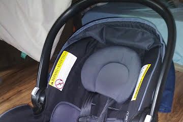 Graco Gray; Newborn To 6months Car Seat Carrier With Base 