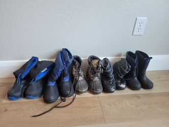 Kids Snow Shoes $20 For The Lot
