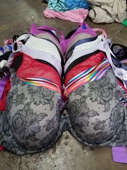 Bracieres Victoria Secret Seminuevos A 7 Cada Uno for Sale in Houston, TX -  OfferUp