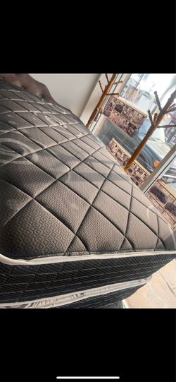 Twin mattress