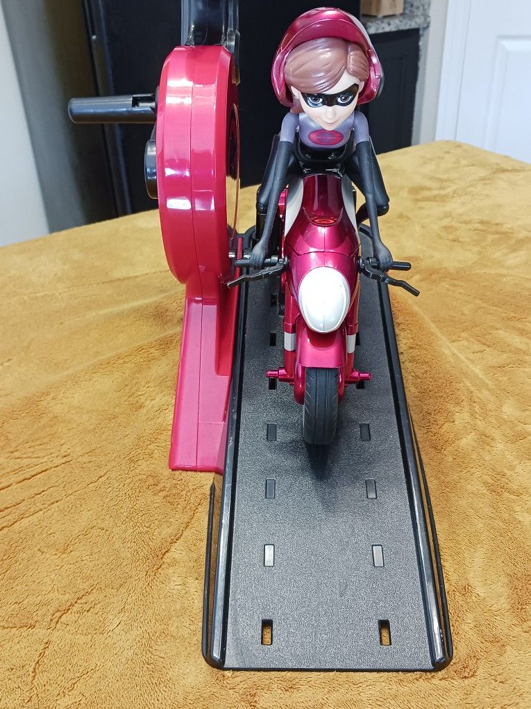 Disney Pixar Incredibles 2 Elastigirl Doll With Motorcycle And Launcher